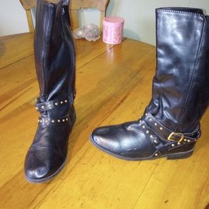 Black flat boots for women size 6